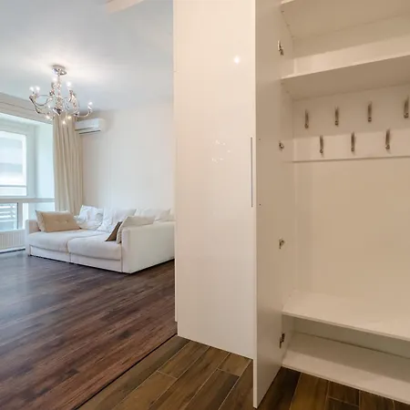 Petrovdom 11-120 In Rc Hoffman House, 34 Zolotoustivska Street *